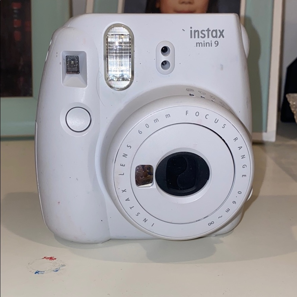 Smoky White Polaroid Instax Mini 9